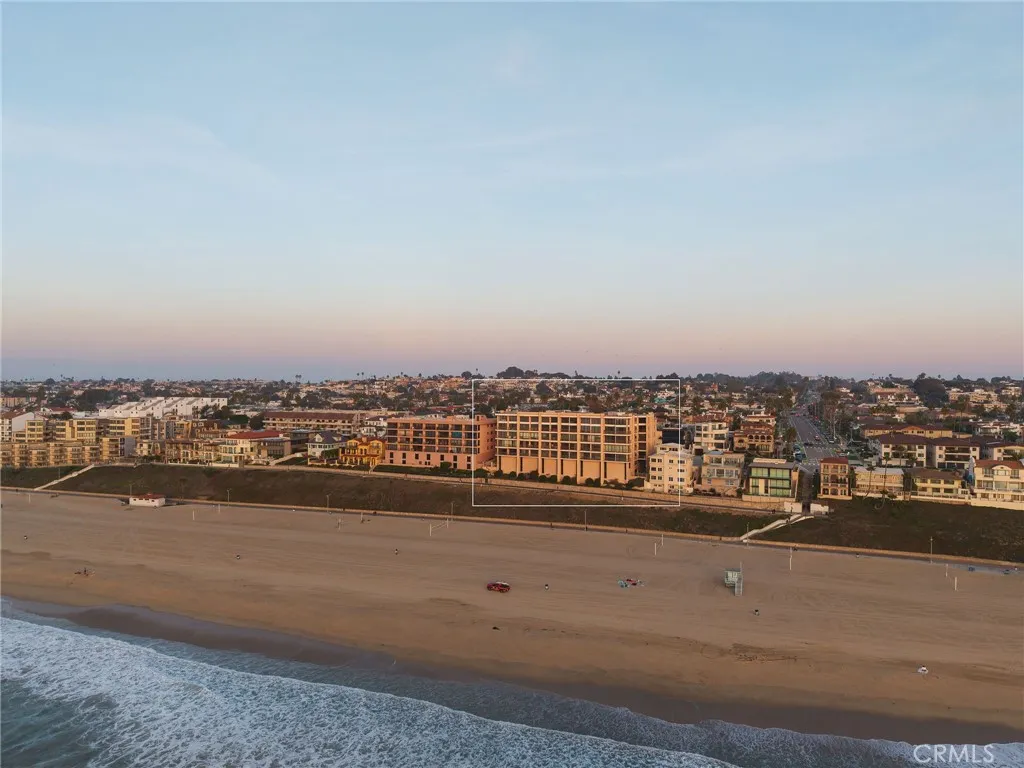 727 Esplanade 302, Redondo Beach, California 90277 home-pic-1